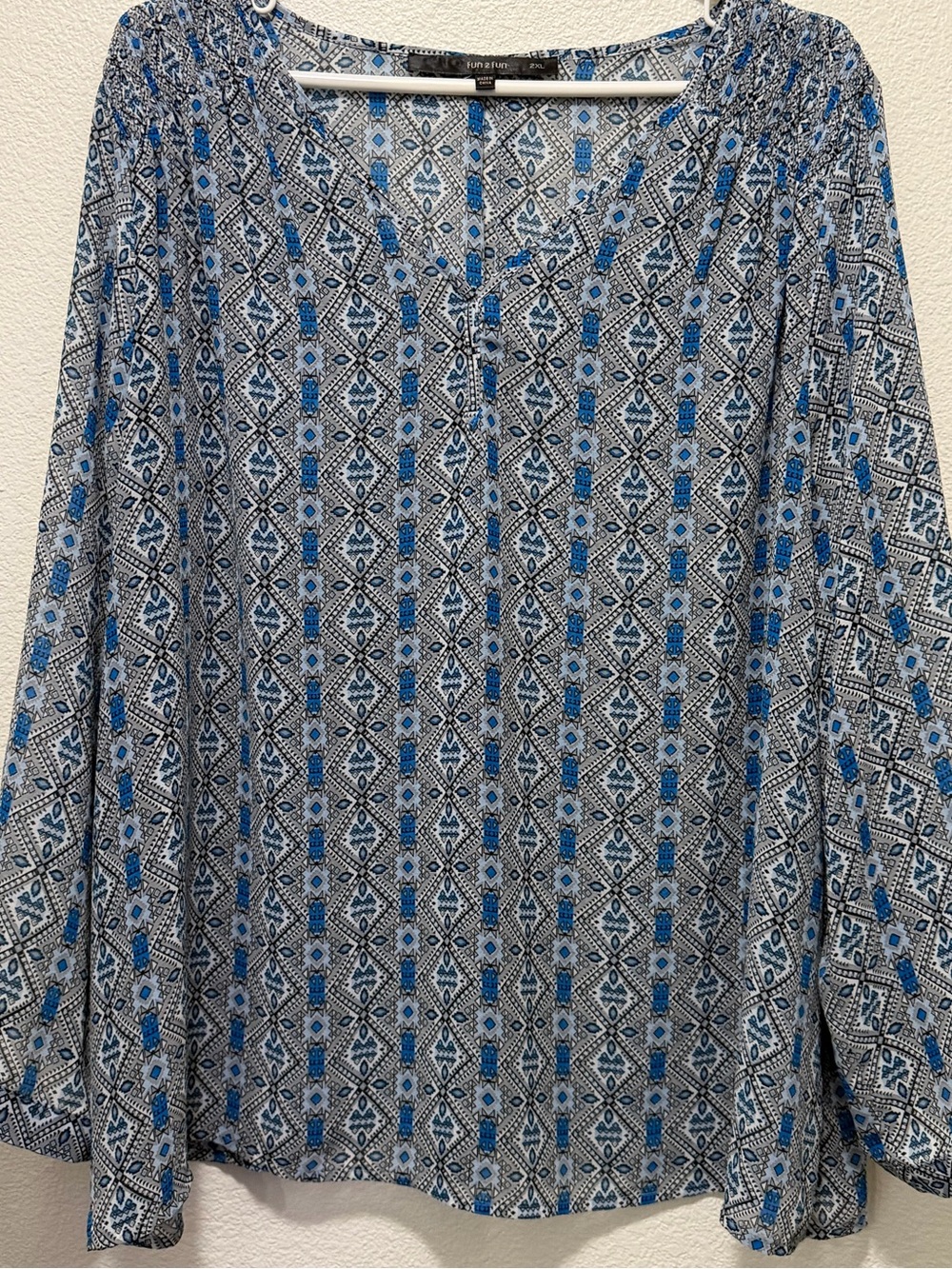 Fun 2 Fun geometric print v-neck sheer blouse, 2XL